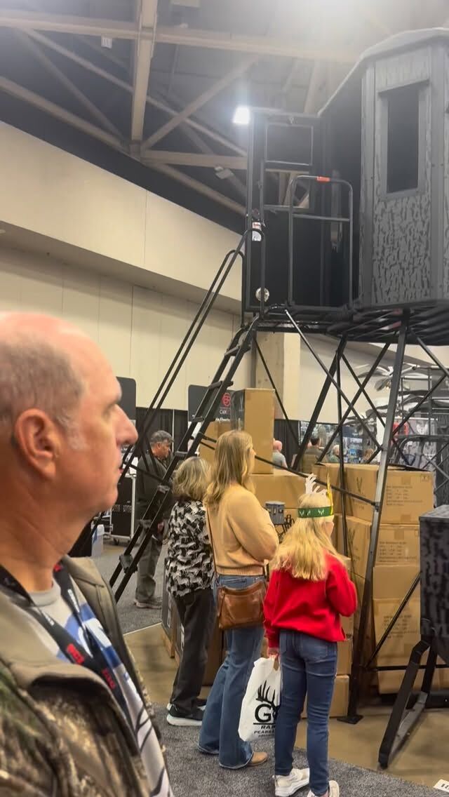 It's the final day at the @txtrophyhntr show. We will be here from 10am-5pm 🇺🇸