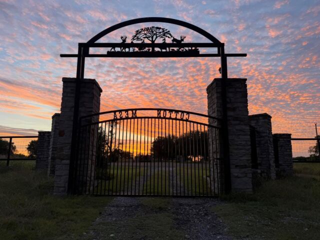 Hello hunting season! It’s the best time of year. www.cottonmesawhitetail.com(903) 654-3416